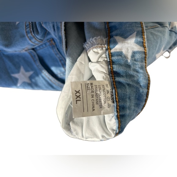 Women’s denim cut offs with stars size XXL - Picture 4 of 5